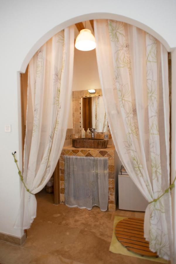 Les Manaux En Provence Bed & Breakfast Roquevaire Exterior foto